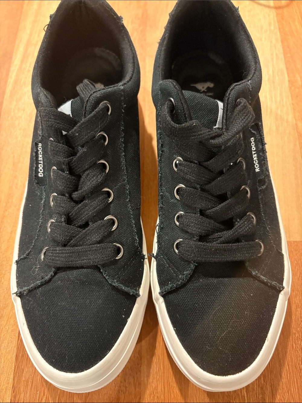 “The original” Rocket Dog Cheery Low Sneakers
